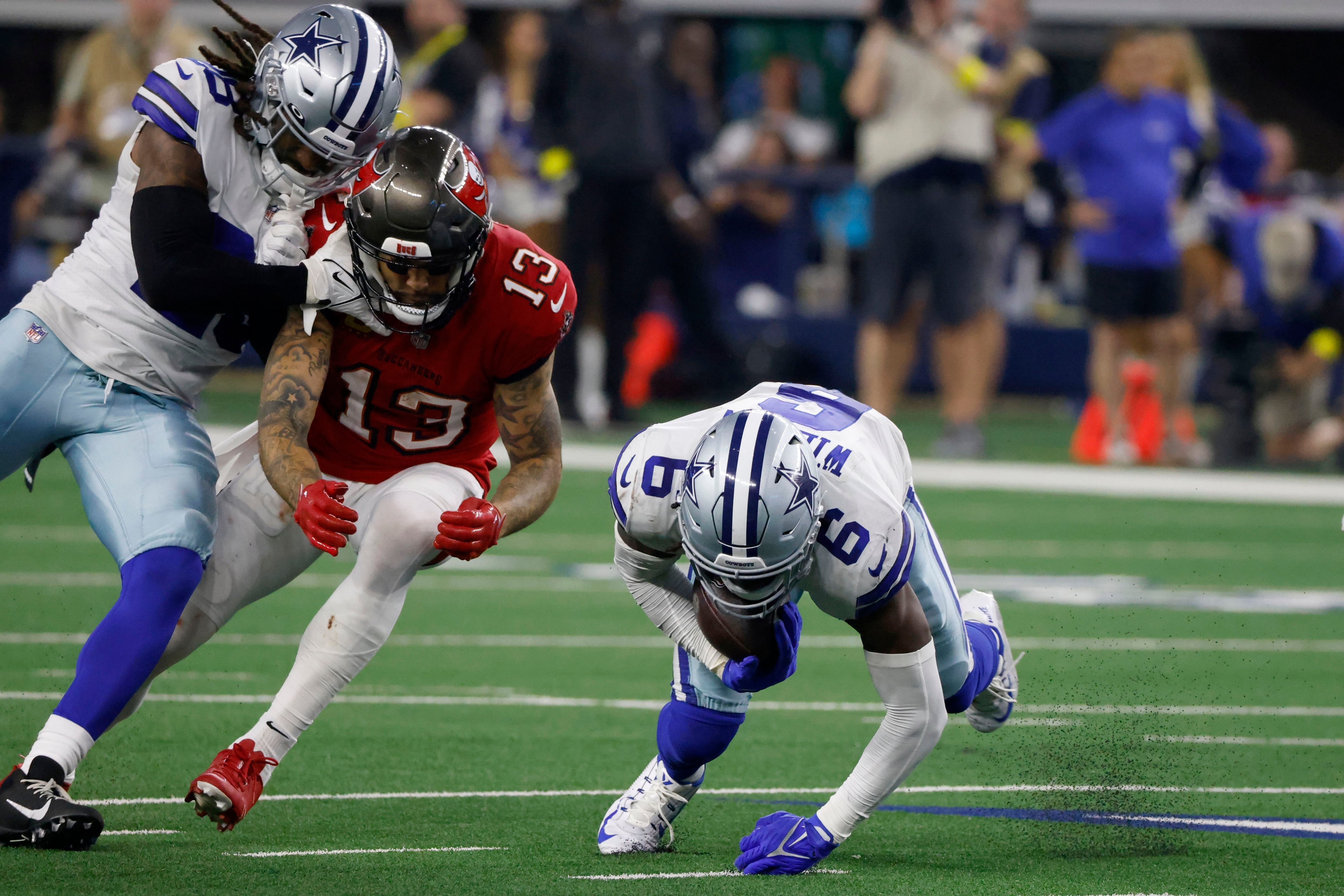 Brady, Bucs throttle Cowboys 19-3 as Prescott injures hand – WJBF