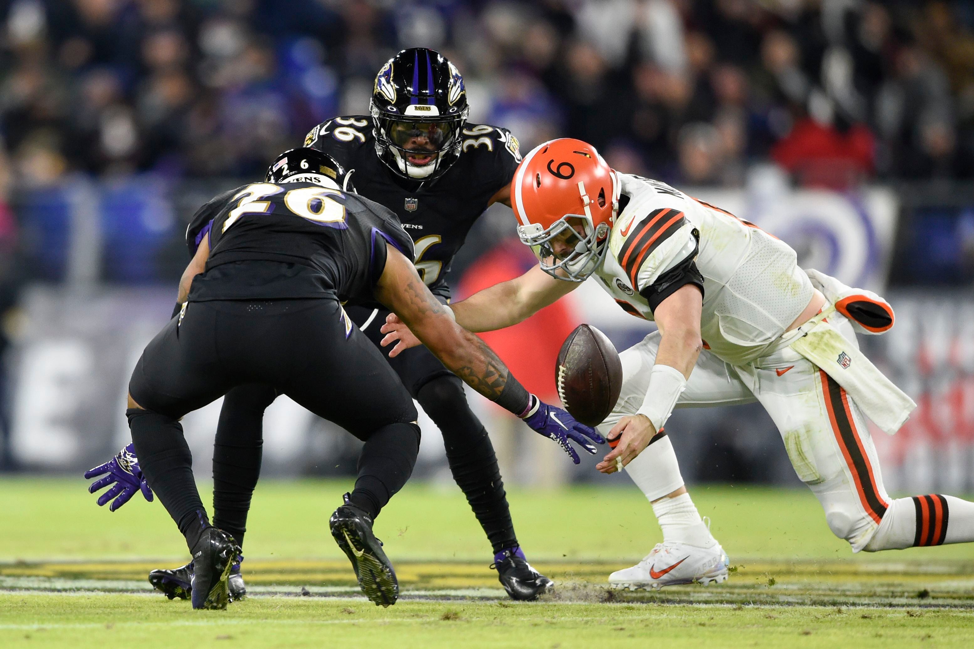 Ravens DE Calais Campbell suffers thigh injury vs. Browns; Baltimore ends  long drought with successful onside kick