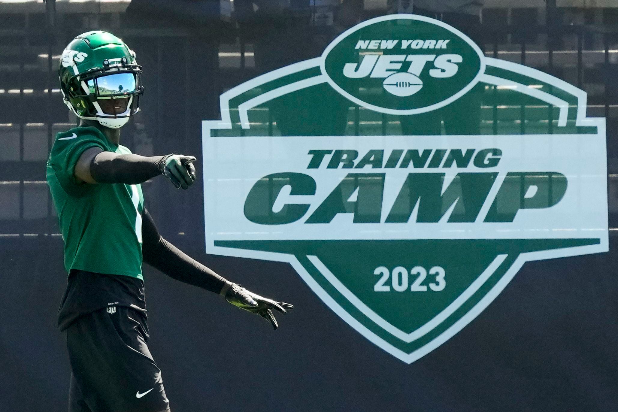 John Breech on X: The Jets new Gotham Green helmet is extra