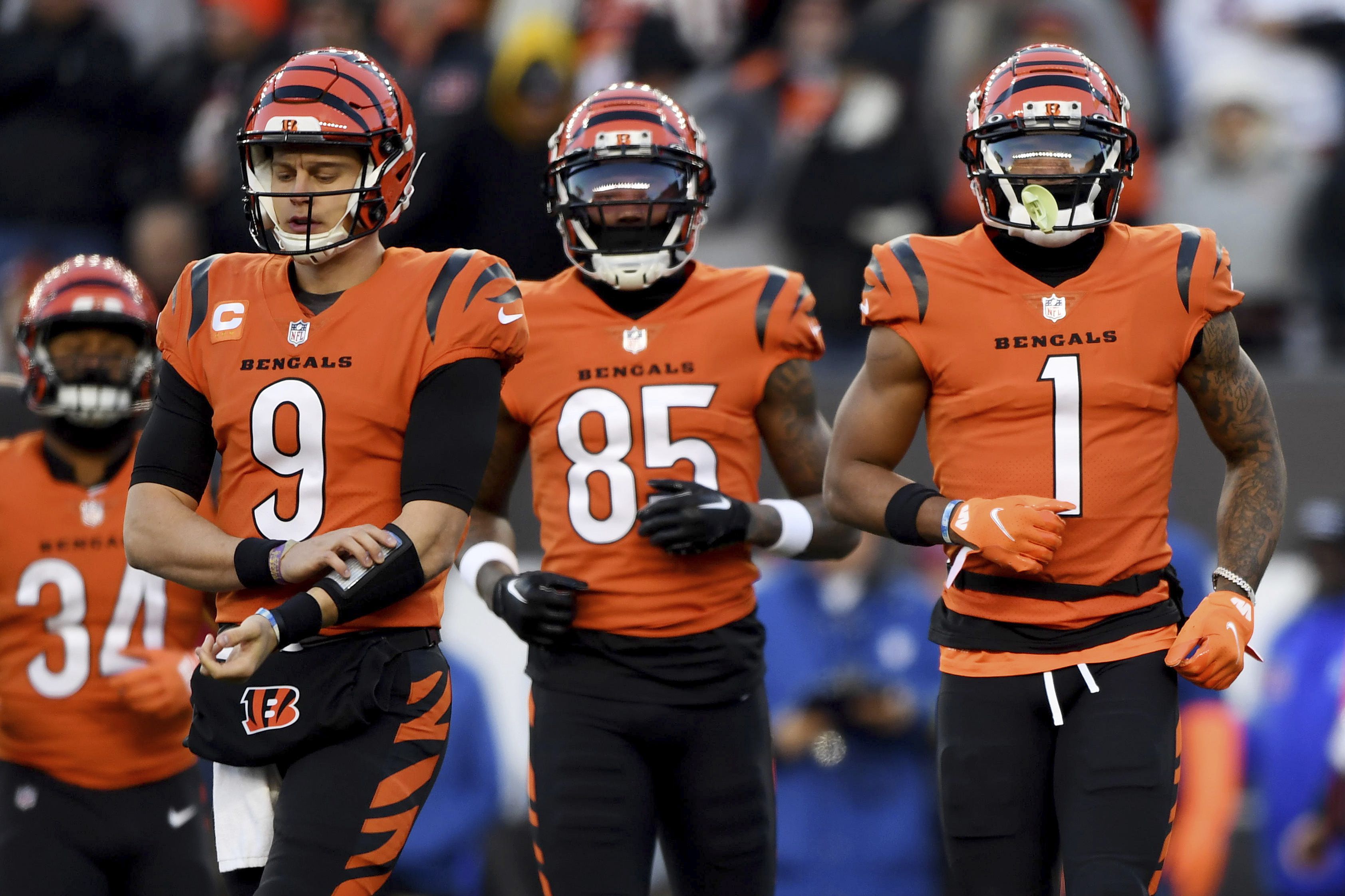 Joe Burrow as a fashion leader: Cincinnati Bengals QB keeps heads