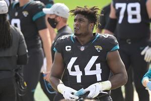 Jacksonville Jaguars linebacker Myles Jack (44) drops in coverage as he  flows toward the play during