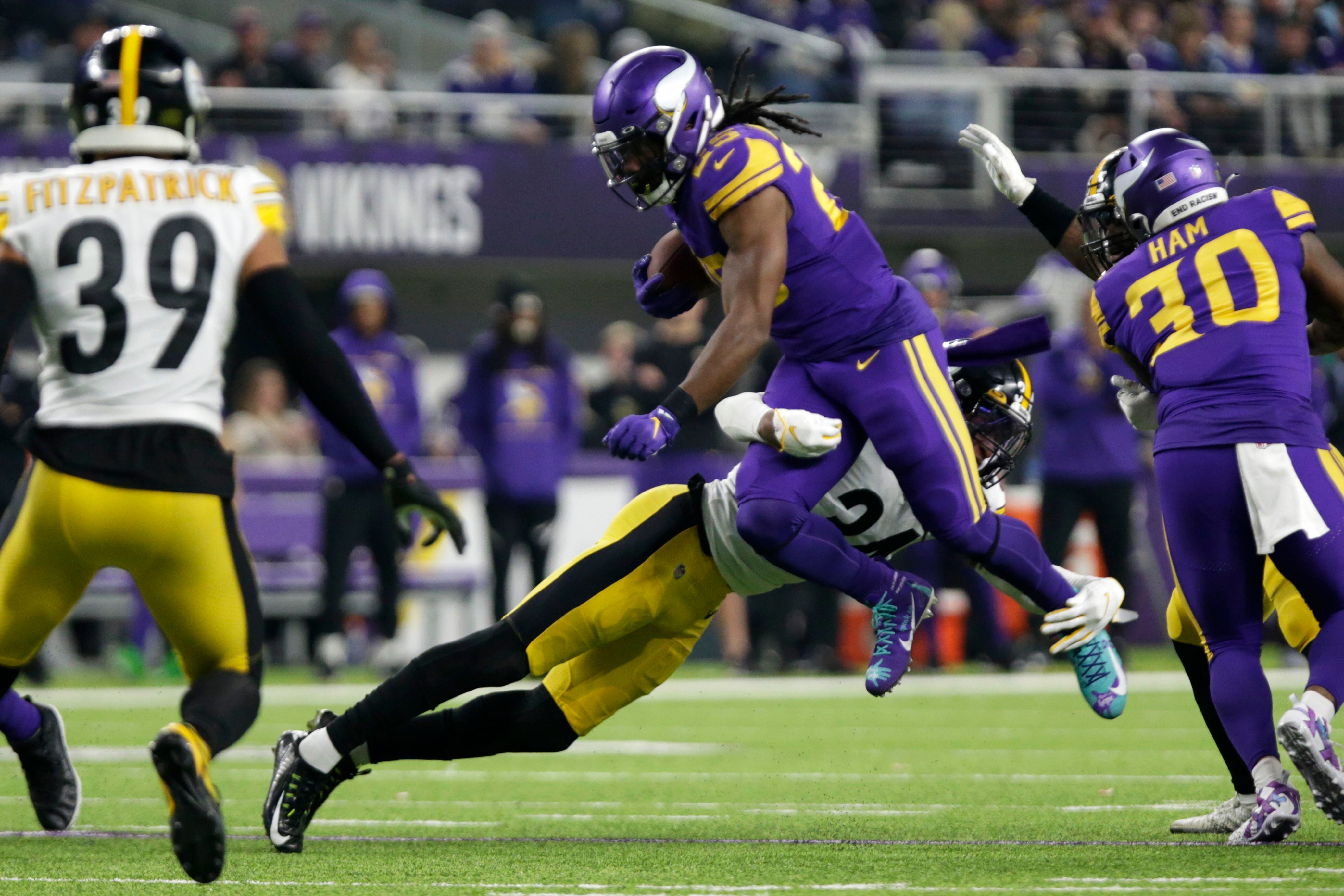 Vikings beat Steelers 36-28, deny last-play pass in end zone