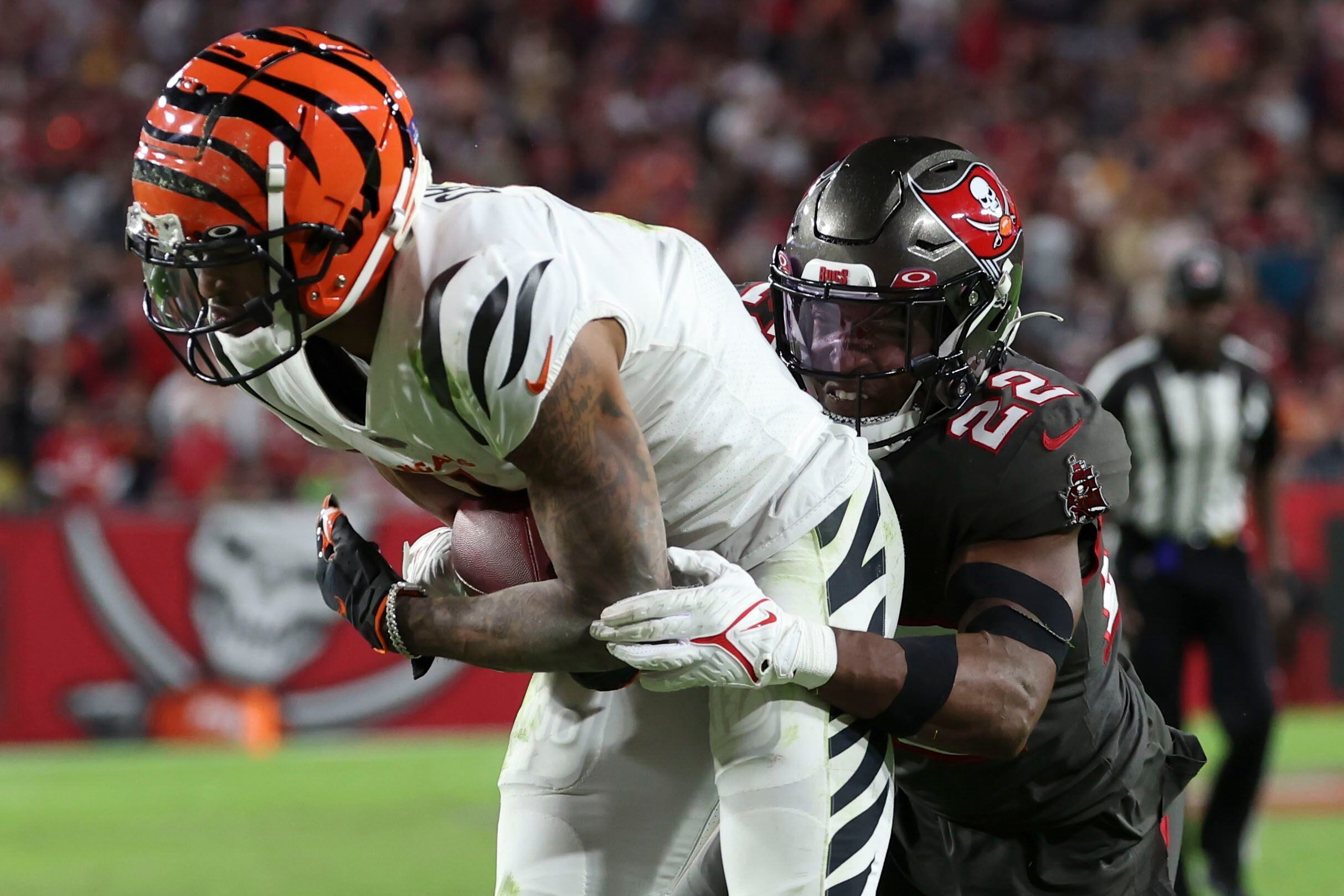 Burrow throws for 4 TDs, Bengals rally past Buccaneers 34-23 - The San  Diego Union-Tribune