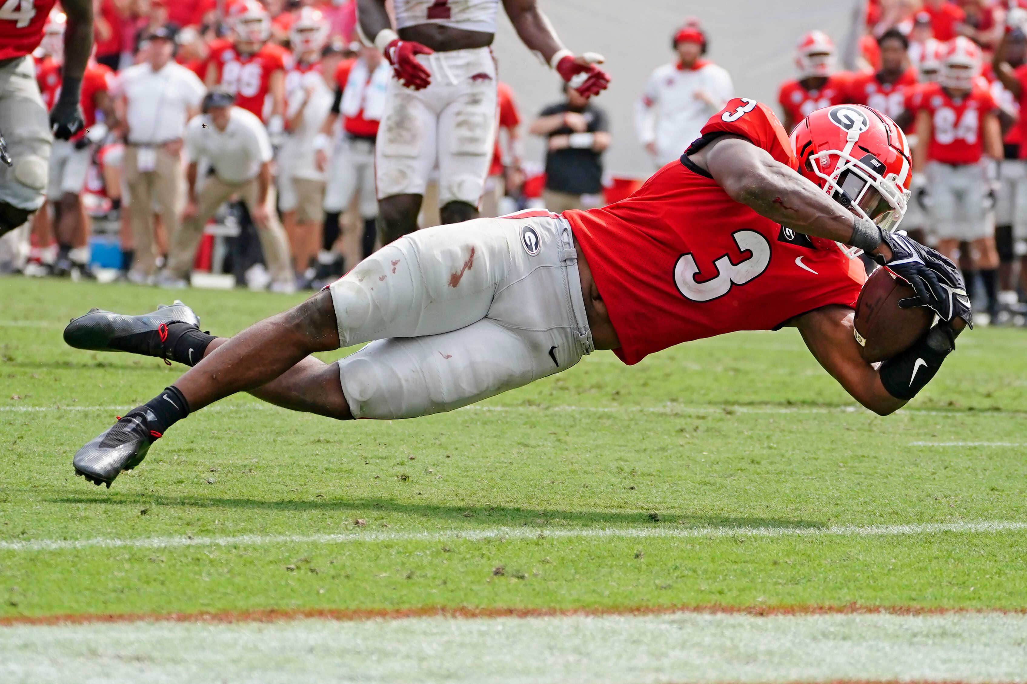 Daniels plays quarter as No. 2 Georgia dominates Vandy 62-0