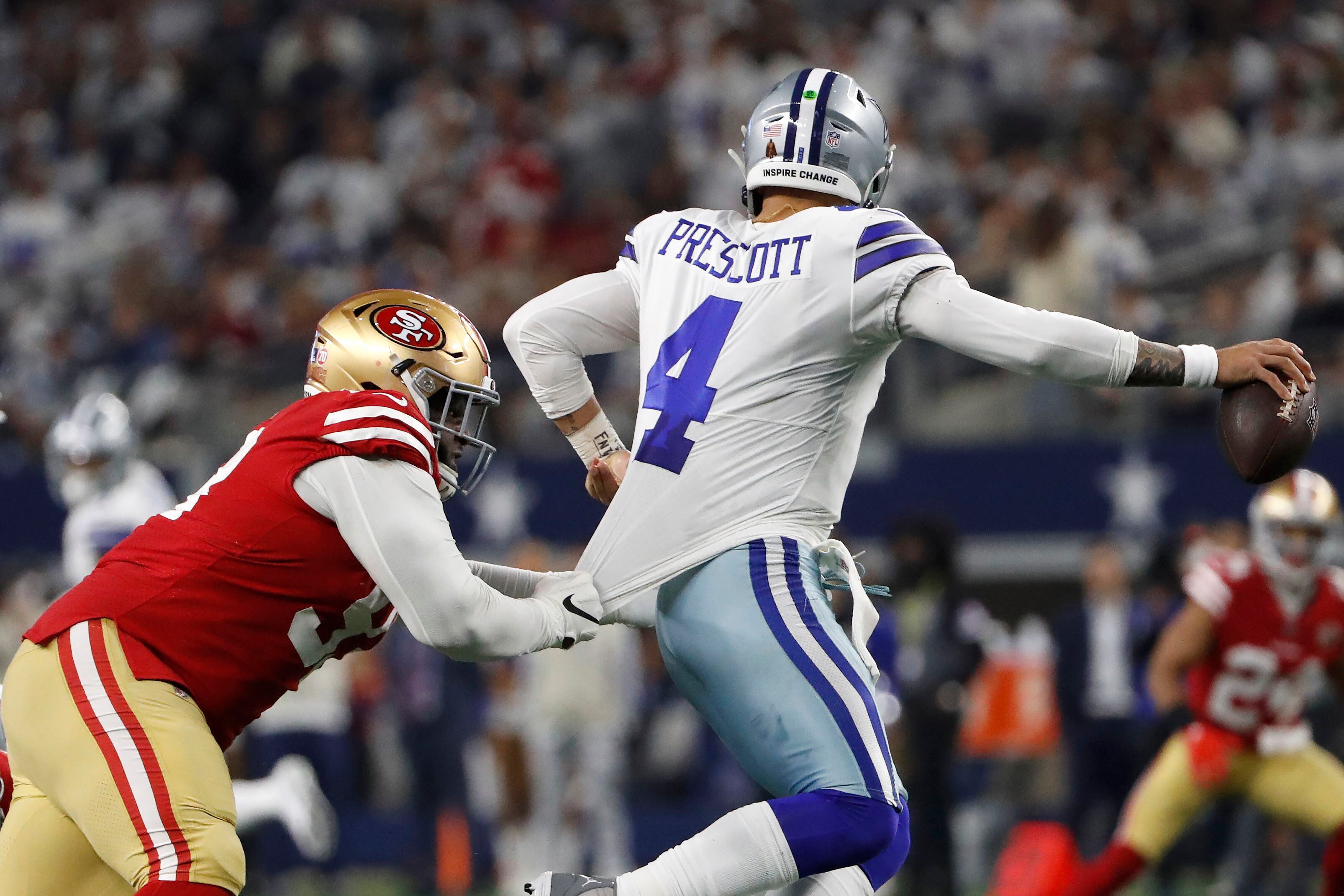 Leighton Vander Esch's jersey vs. Niners was misspelled