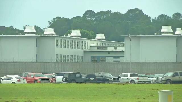 COVID-19 death told of Florida inmates tops 100