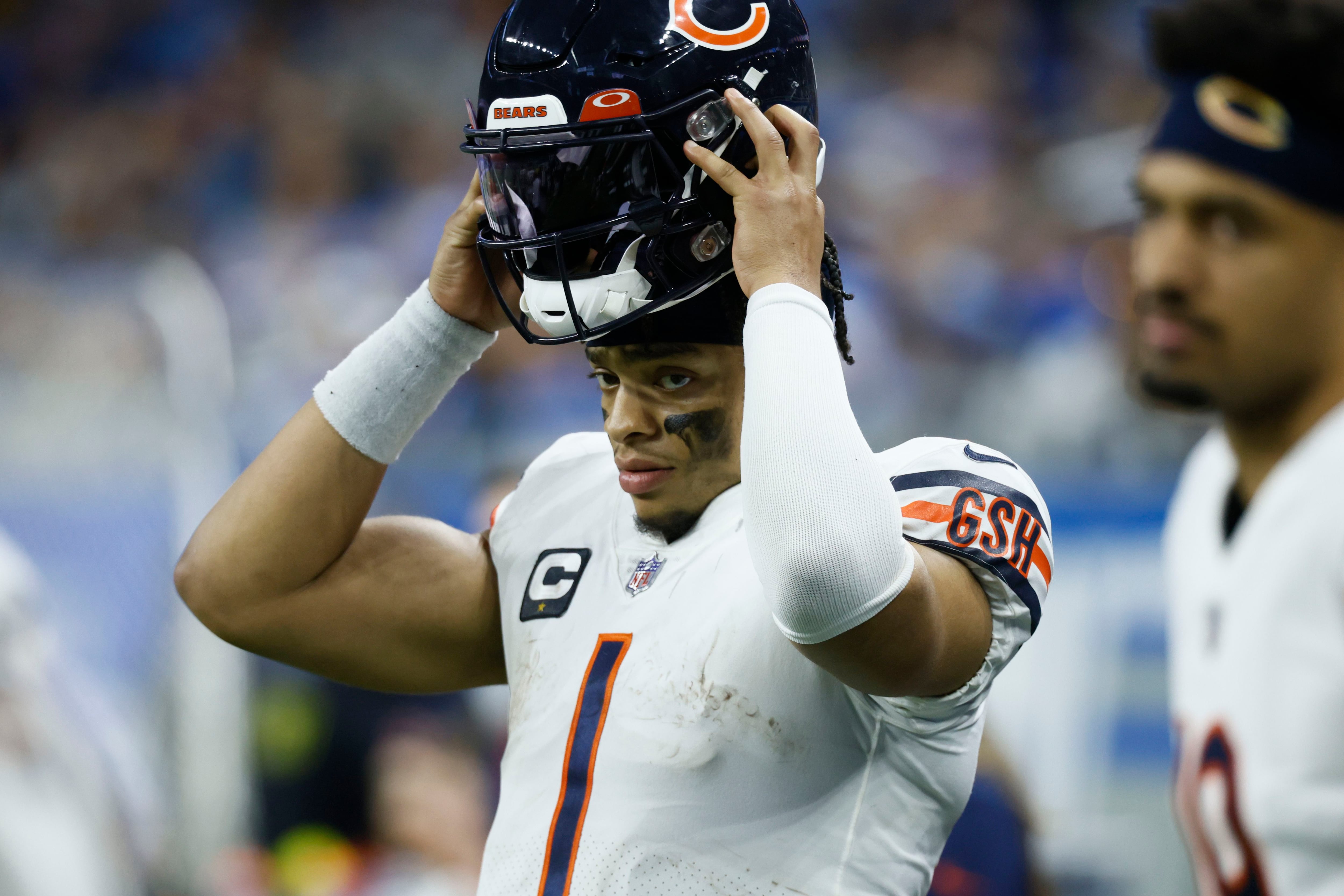 Bears QB Justin Fields won't play vs. Jets — and Trevor Siemian