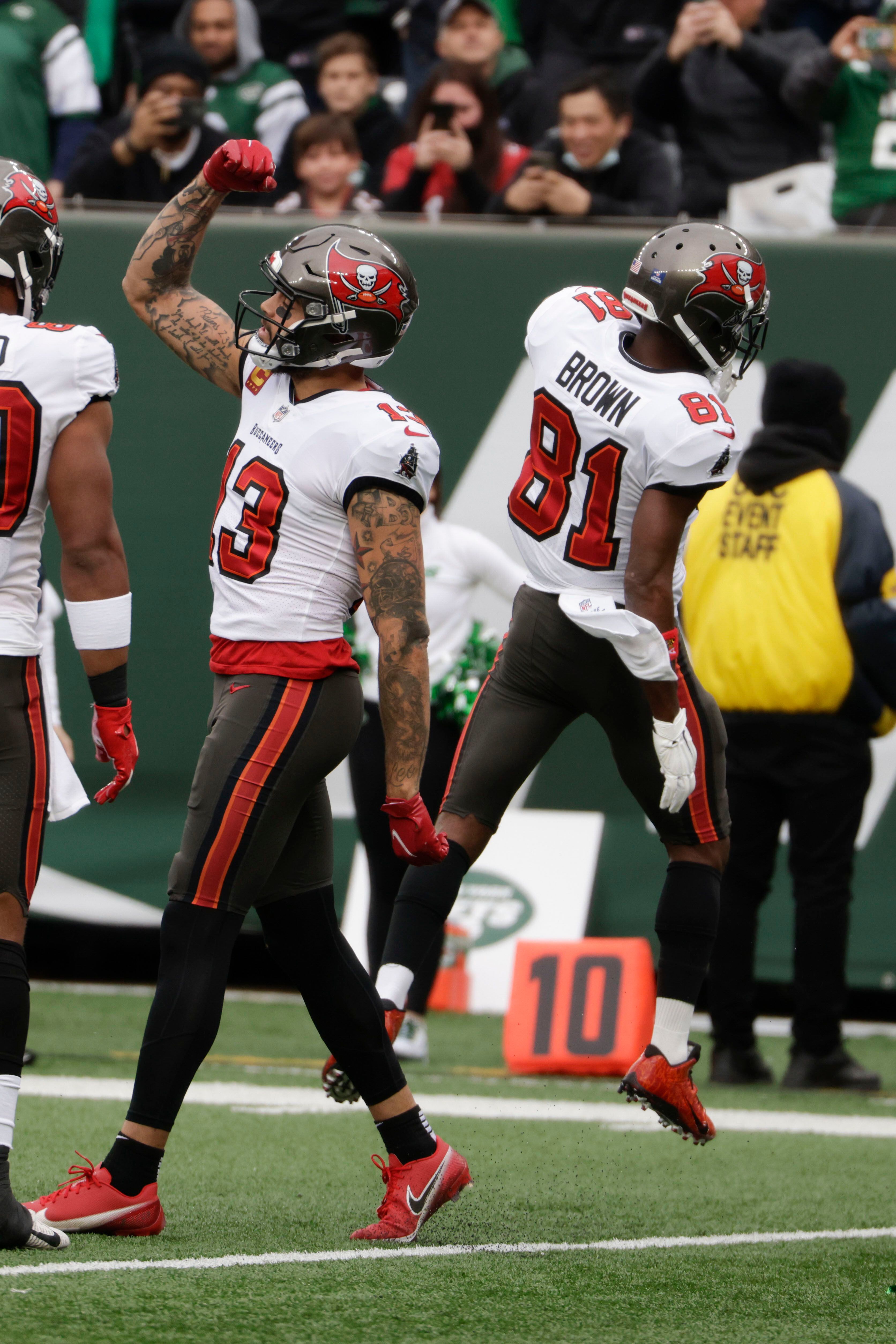 Antonio Brown Storms Off Field During Buccaneers' Win Over Jets - The New  York Times