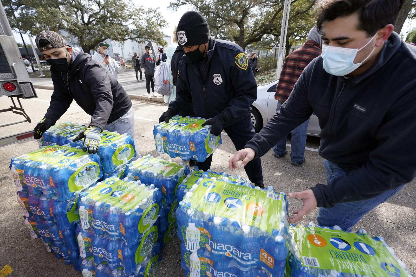 Texas prices for lodging, necessities skyrocket amid storm