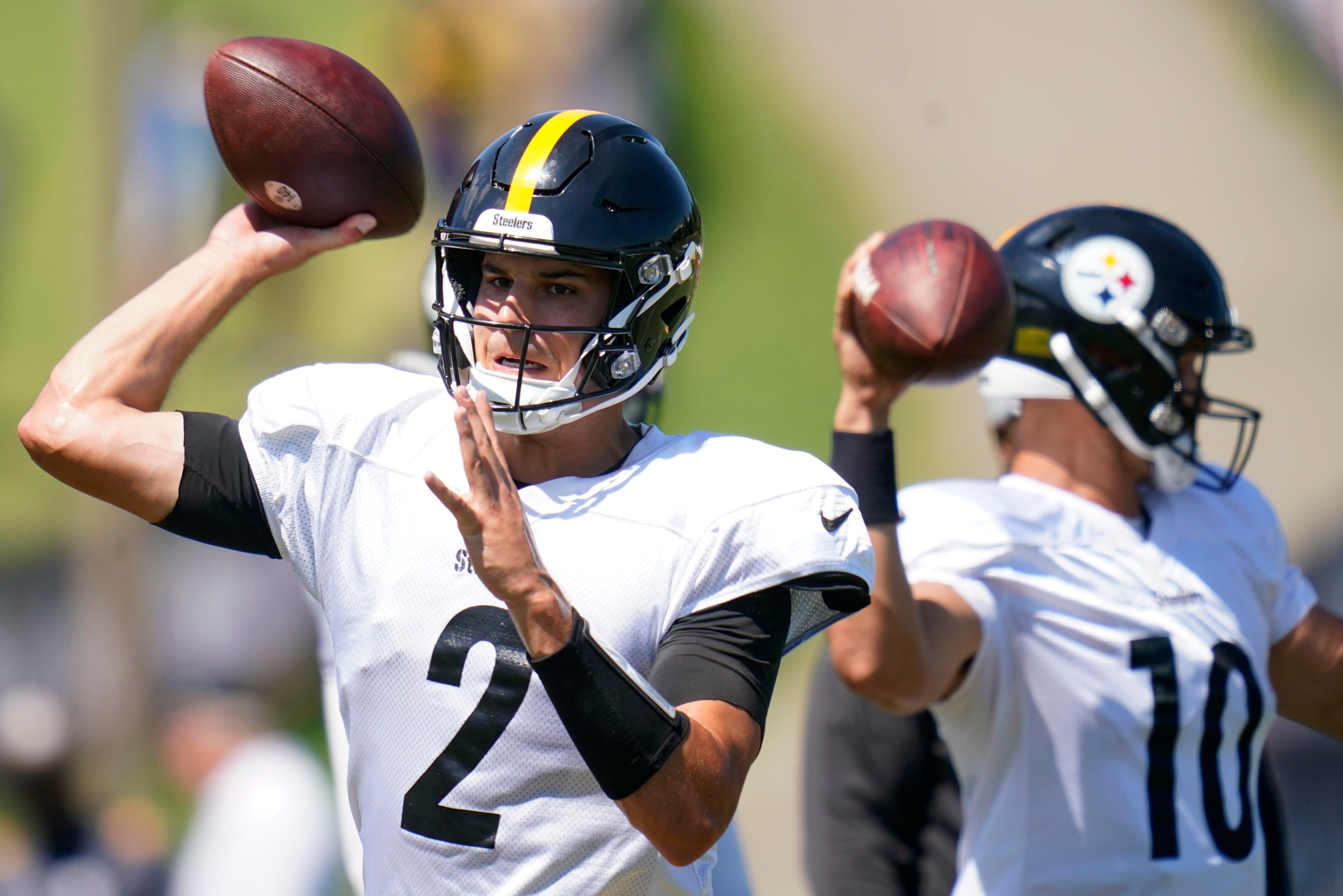 Expect Pittsburgh Steelers To Enter Season With Kenny Pickett As Backup QB  — For Now