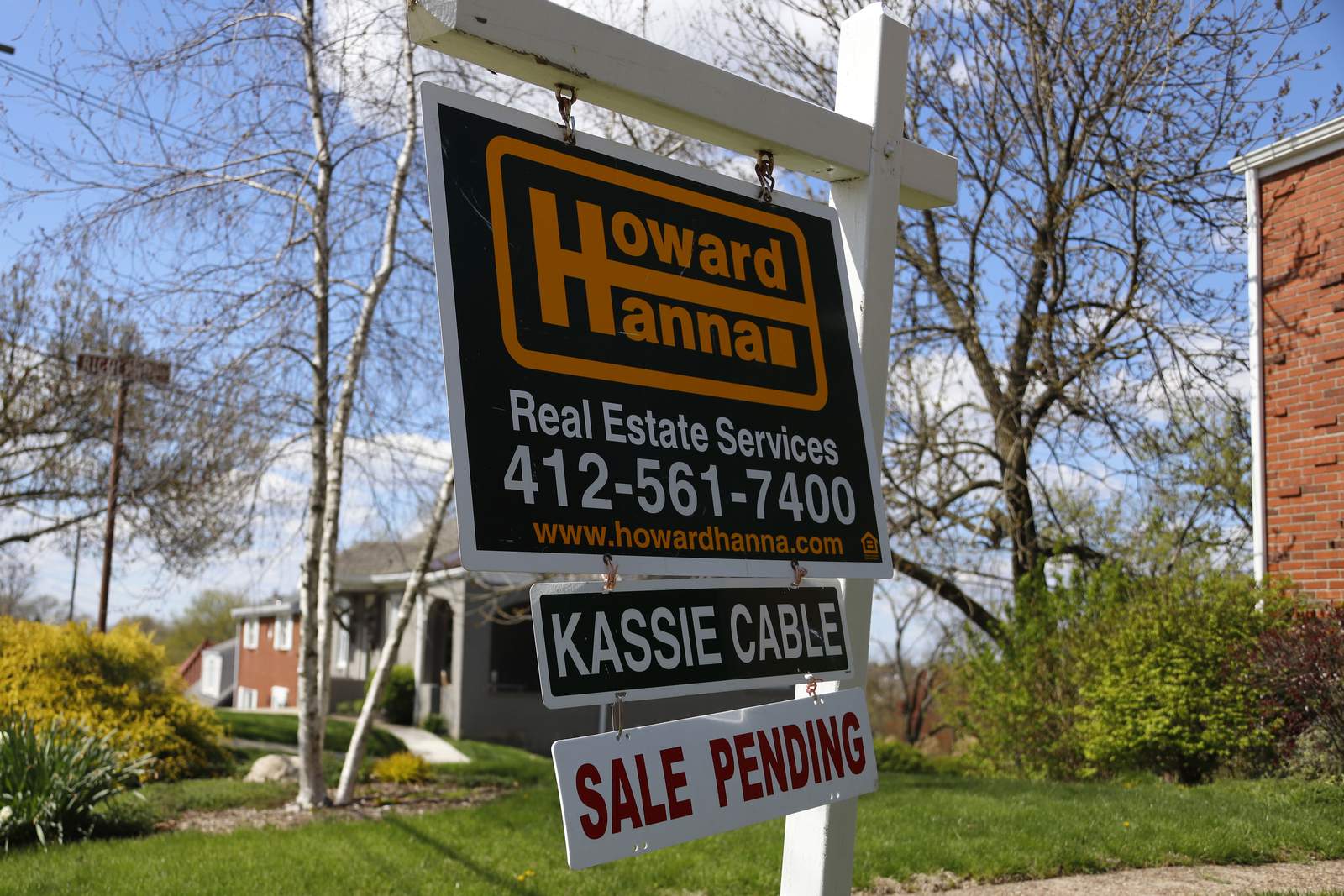 Pending home sales plunged 21.8% in April on a monthly basis