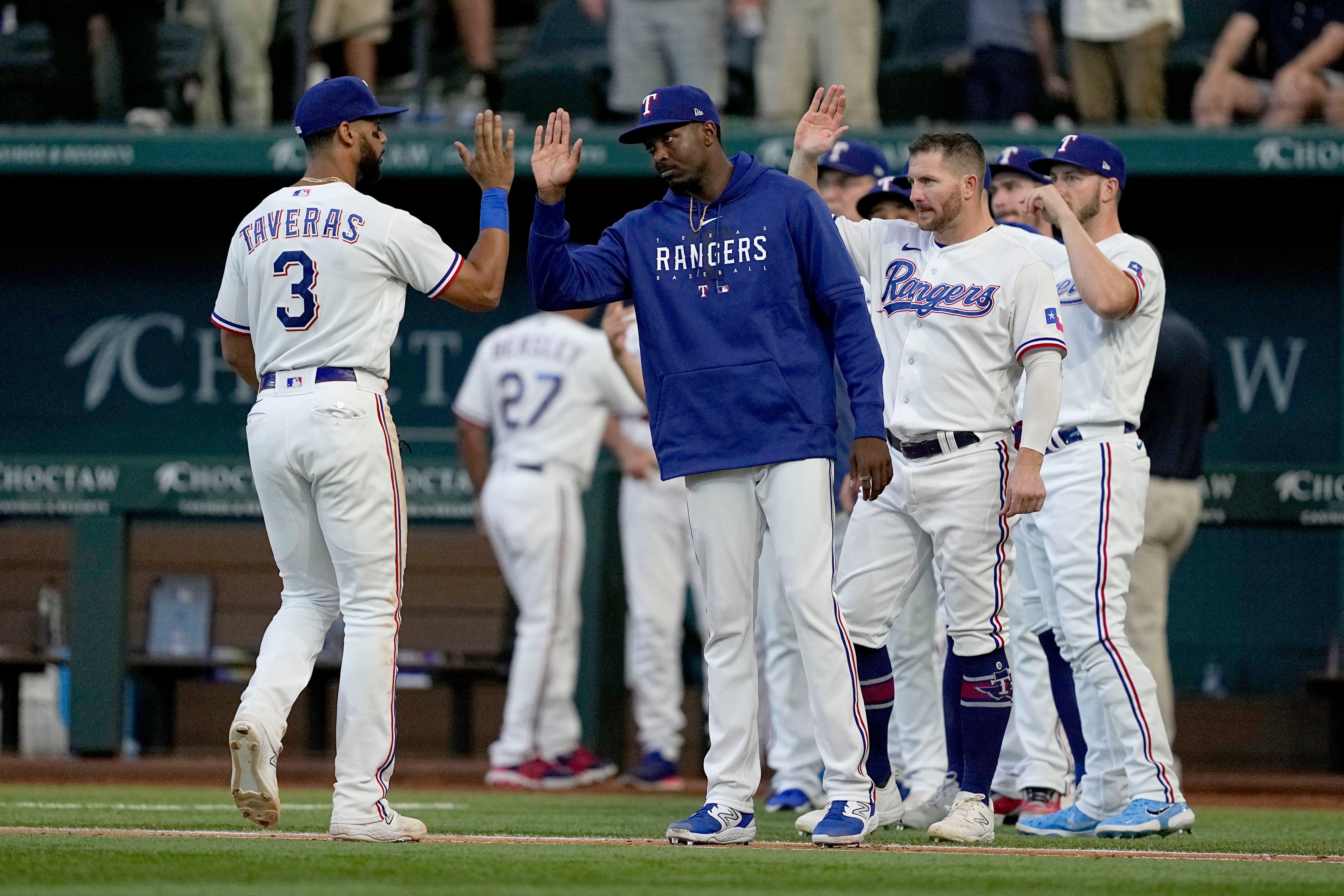 Jonah Heim Bounces Back, Hits 3-Run Home Run in Rangers Win