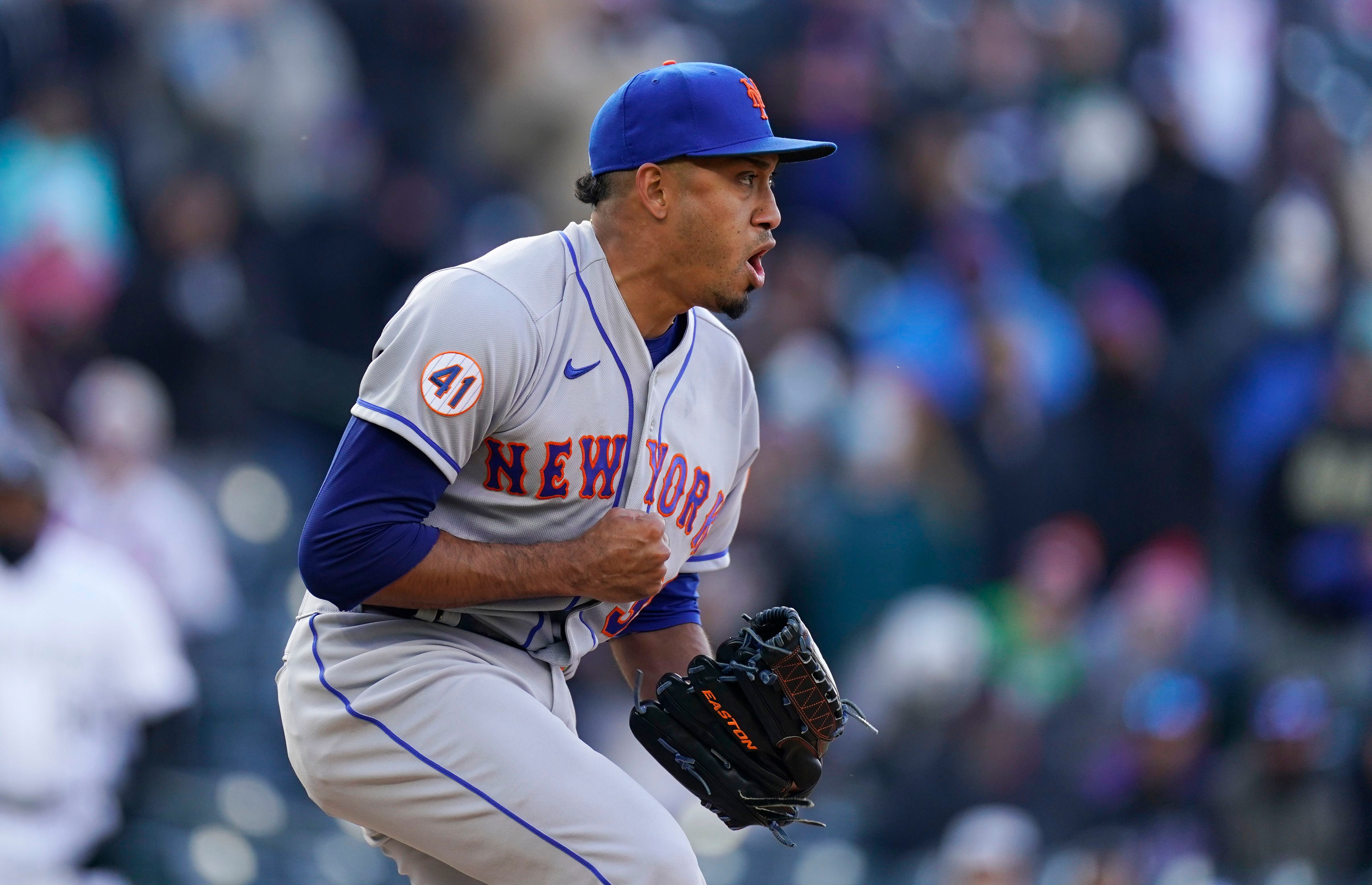 DeGrom strikes out 9 in row as Mets split with Rockies