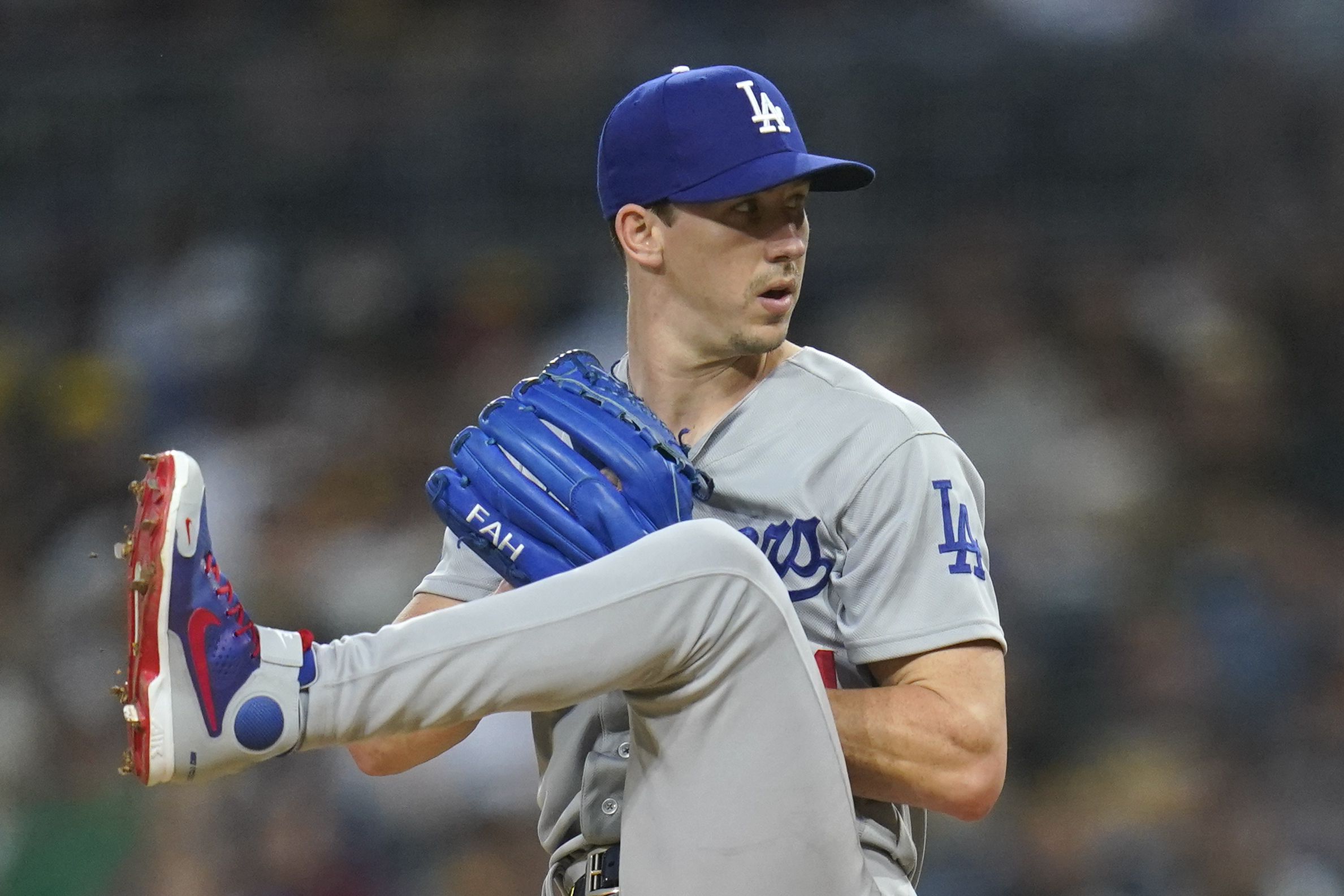 Pollock's homer sends Dodgers to 5-3 win over Padres in 16