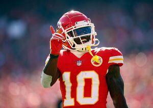 Dolphins news: NFL players react to Chiefs' stunning Tyreek Hill trade