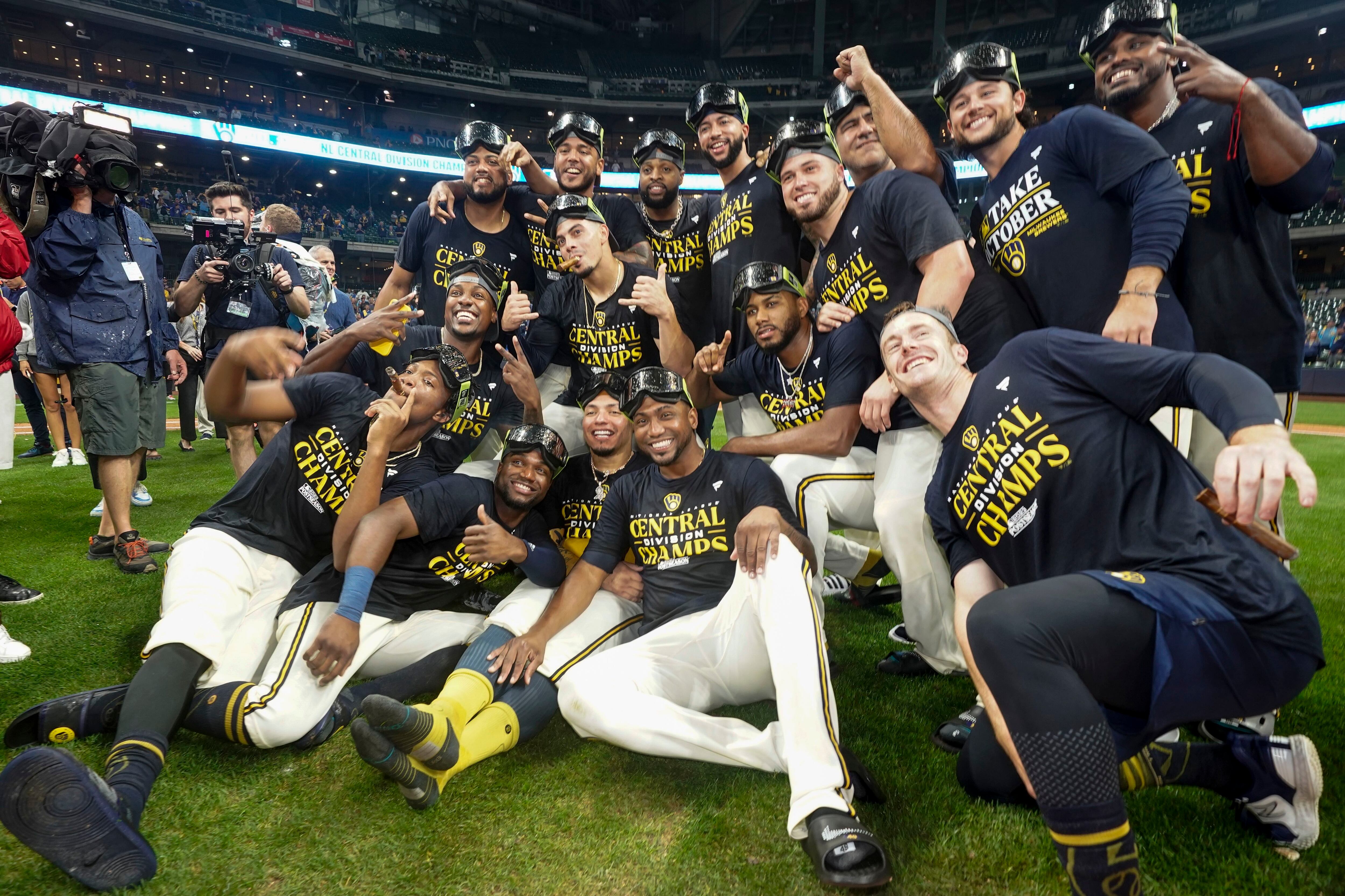 Craig Counsell reacts to shocking way Brewers won NL Central over Cubs