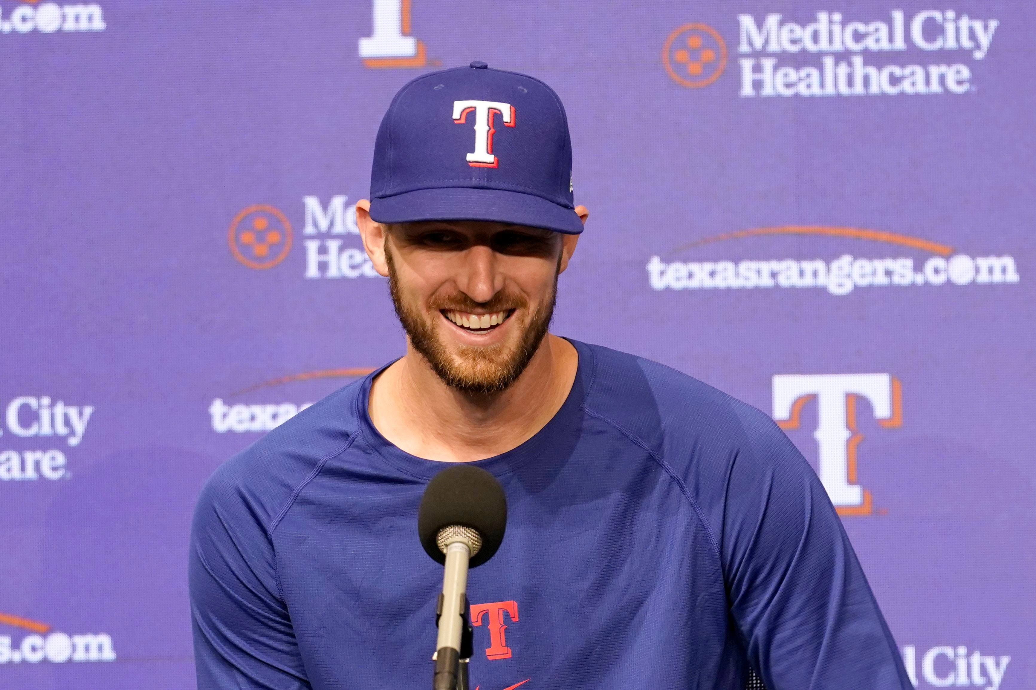 Texas Rangers GM Chris Young pushes Jacob deGrom to put family