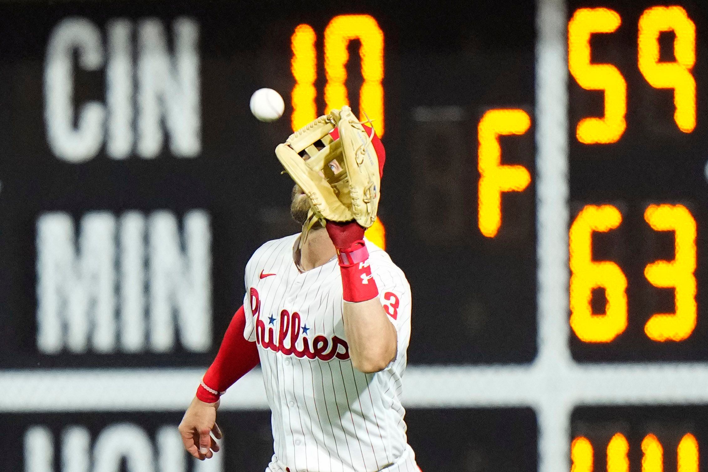 Phillies' Joe Girardi ejected after repeated spats with Nationals, Max  Scherzer over foreign substance check 