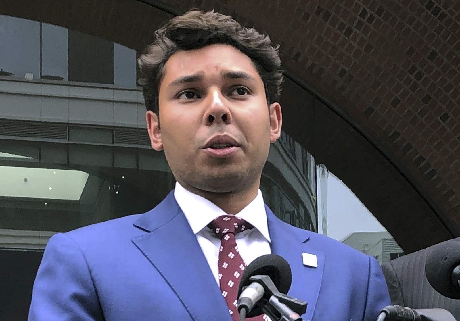 Wunderkind ex-mayor to face jurors in fraud, bribery case