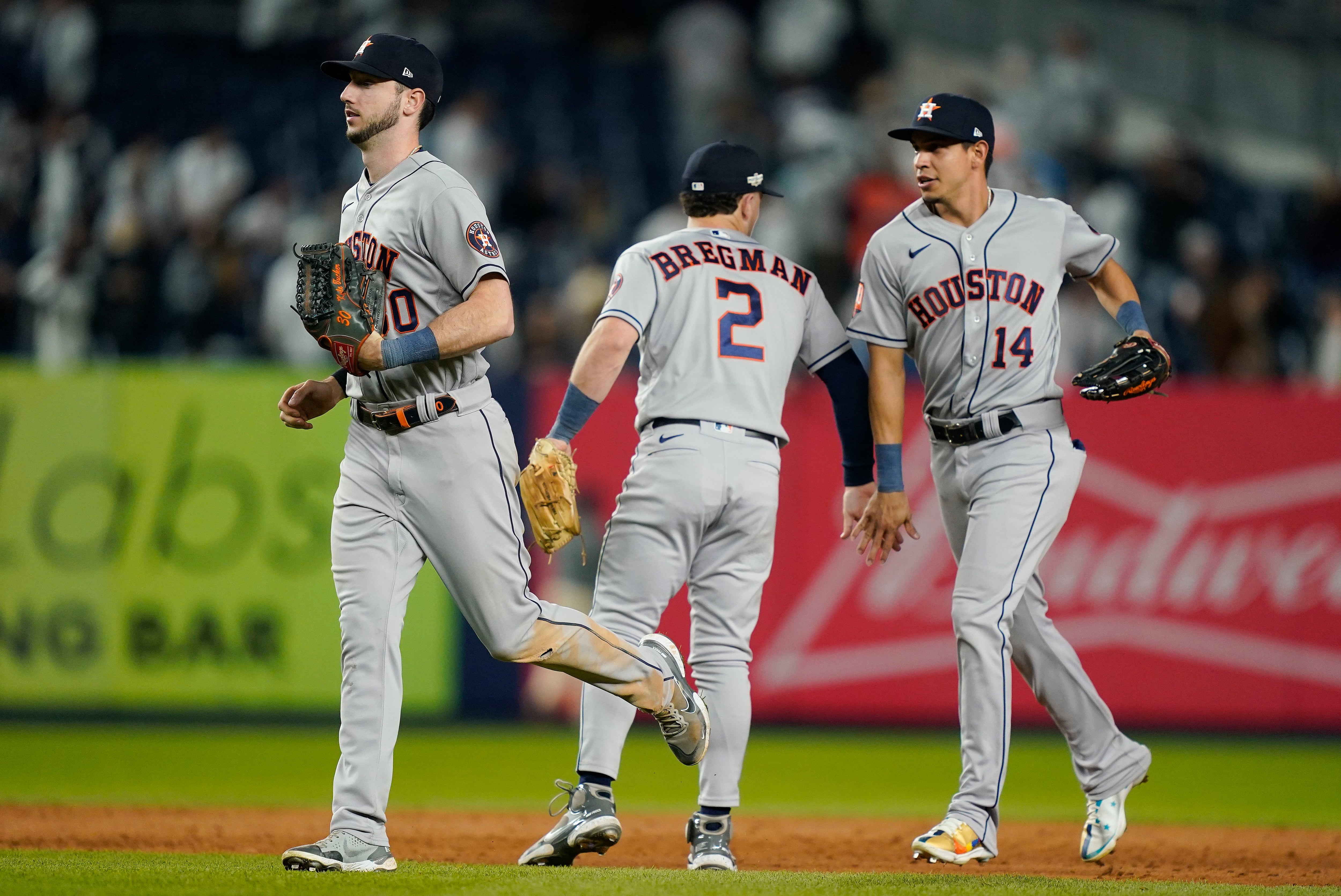 Astros Pounce on Yankees' Mistakes in Game 3, Move Closer to ALCS