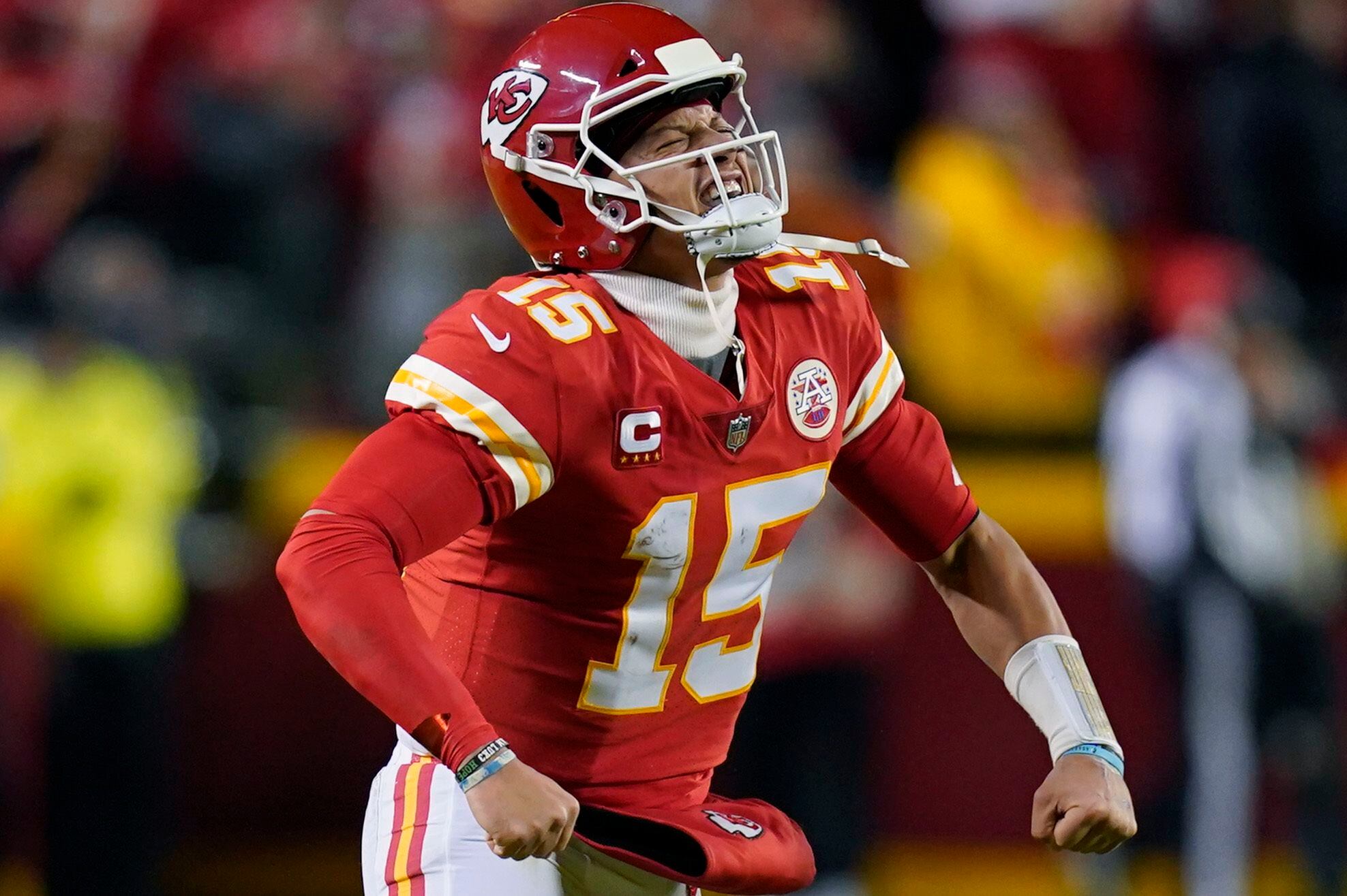 Buffalo Bills 36-42 Kansas City Chiefs: Patrick Mahomes throws