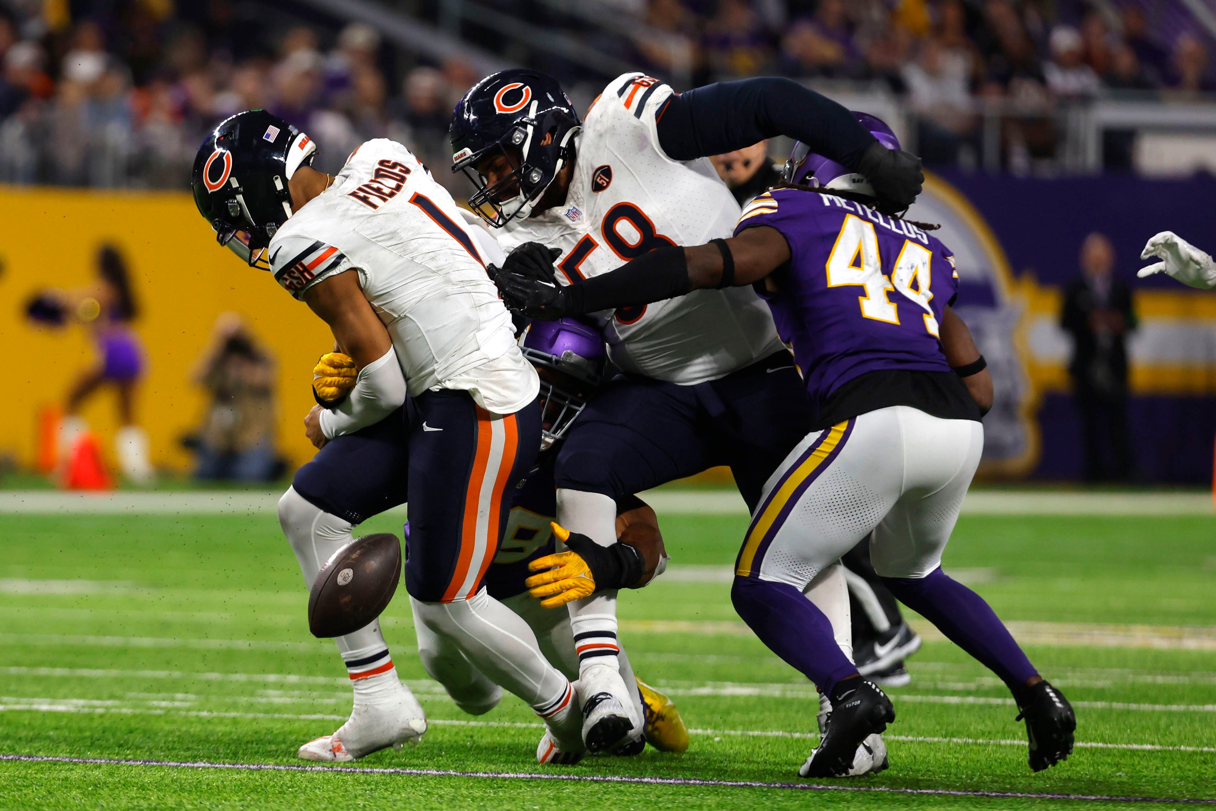 Bears outlast Vikings 12-10 on 4th field goal by Santos after 4  interceptions of Dobbs