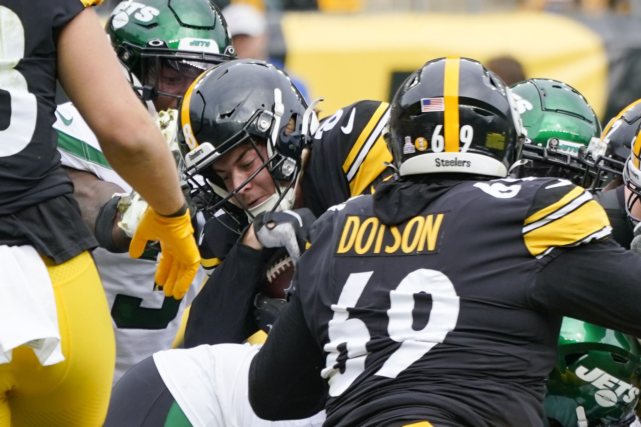 Wilson Rallies Jets Past Pickett, Steelers 24-20 - Bloomberg