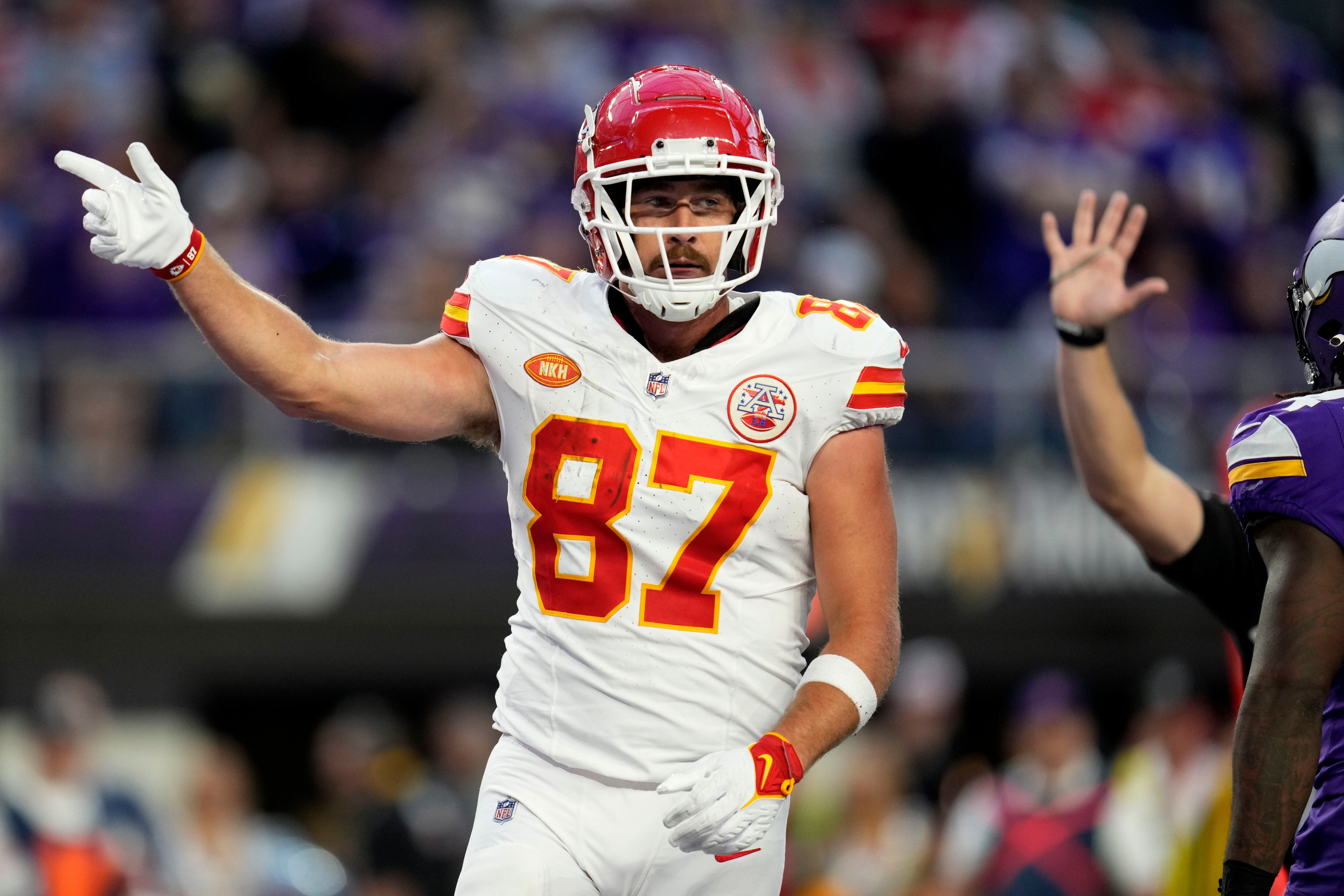 Kansas City Chiefs quarterback Patrick Mahomes' first pass of game hits  tight end Travis Kelce for 16-yard gain