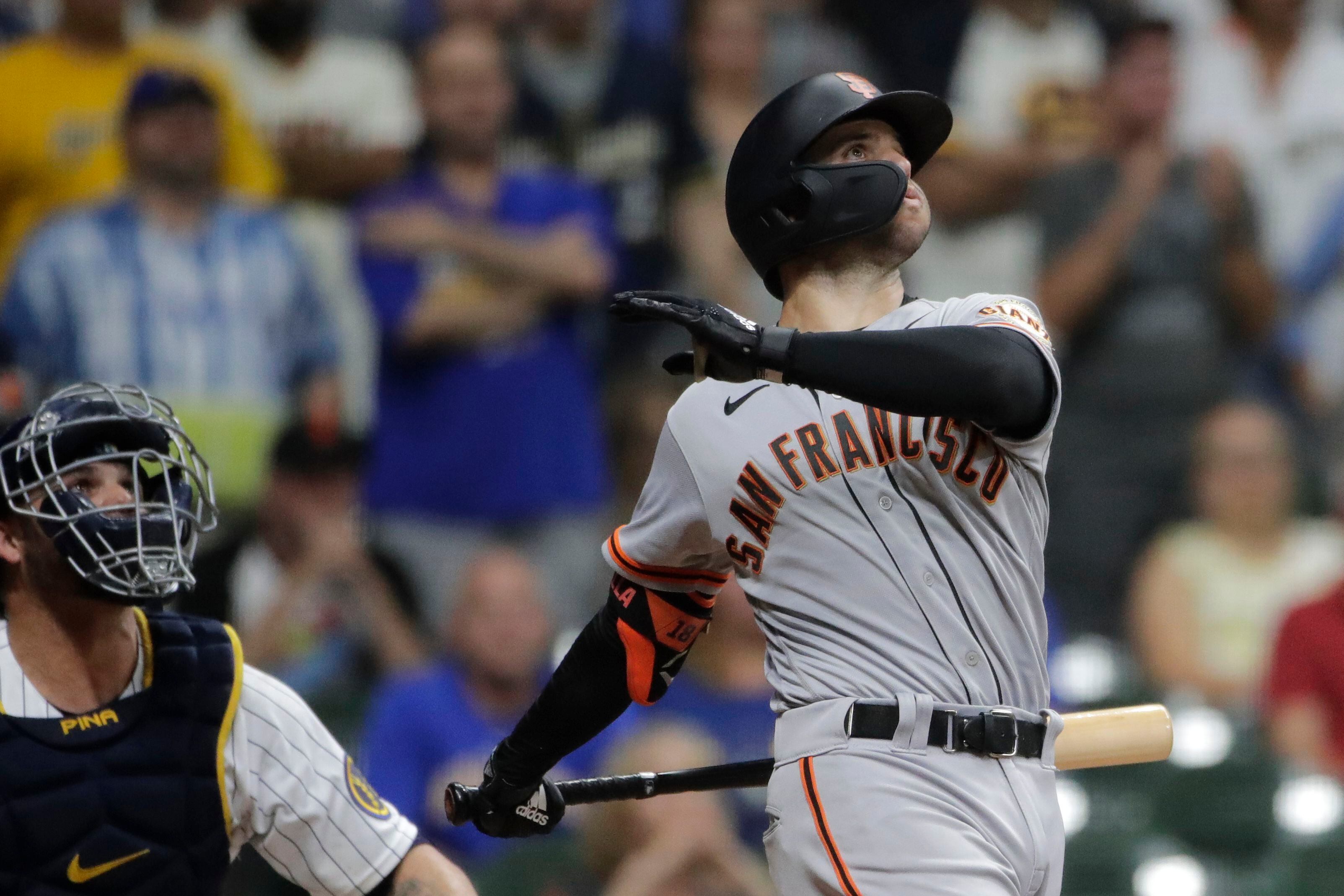 La Stella's hit in 8th gives Giants 5-4 win over Milwaukee