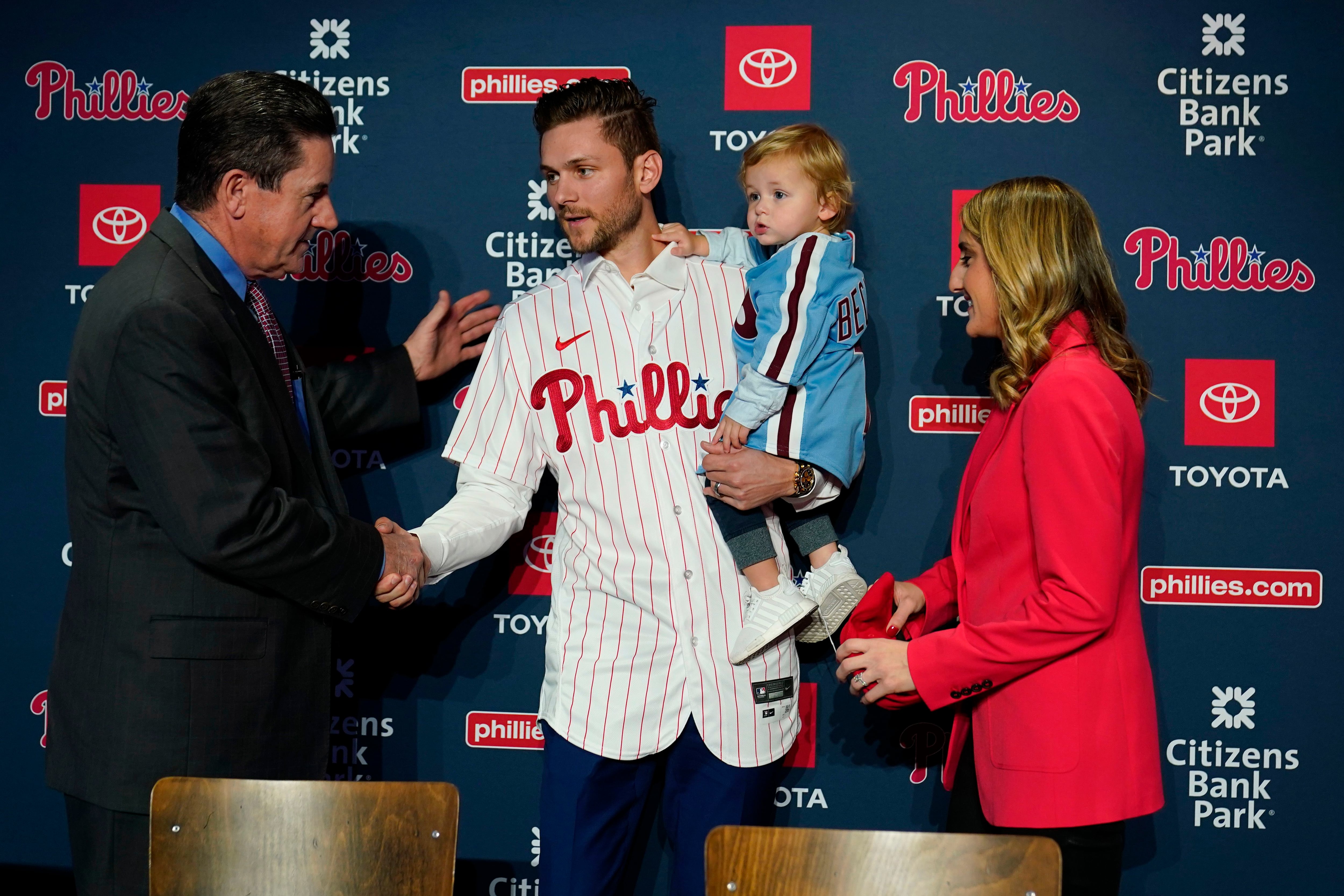 Philadelphia Phillies on X: For his extraordinary character, community  involvement, philanthropy and positive contributions, both on and off the  field, Kyle Schwarber is our 2023 Roberto Clemente Award nominee. 🔗