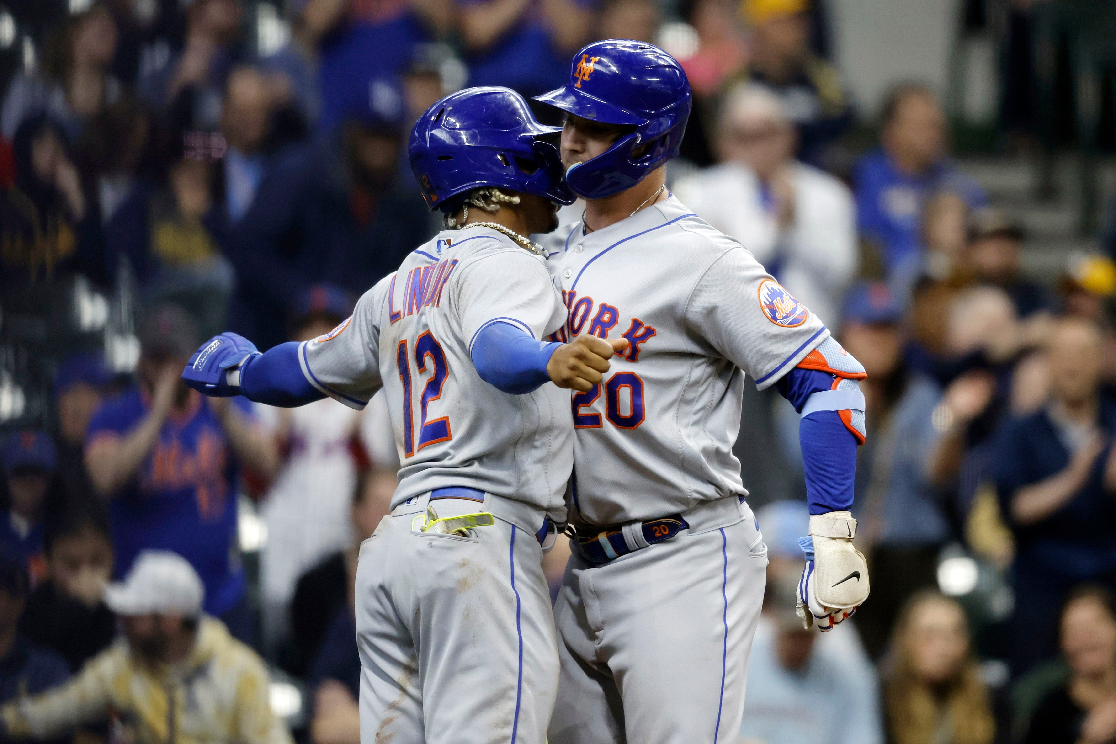 Mets' Pete Alonso homers off Corbin Burnes to tie the game