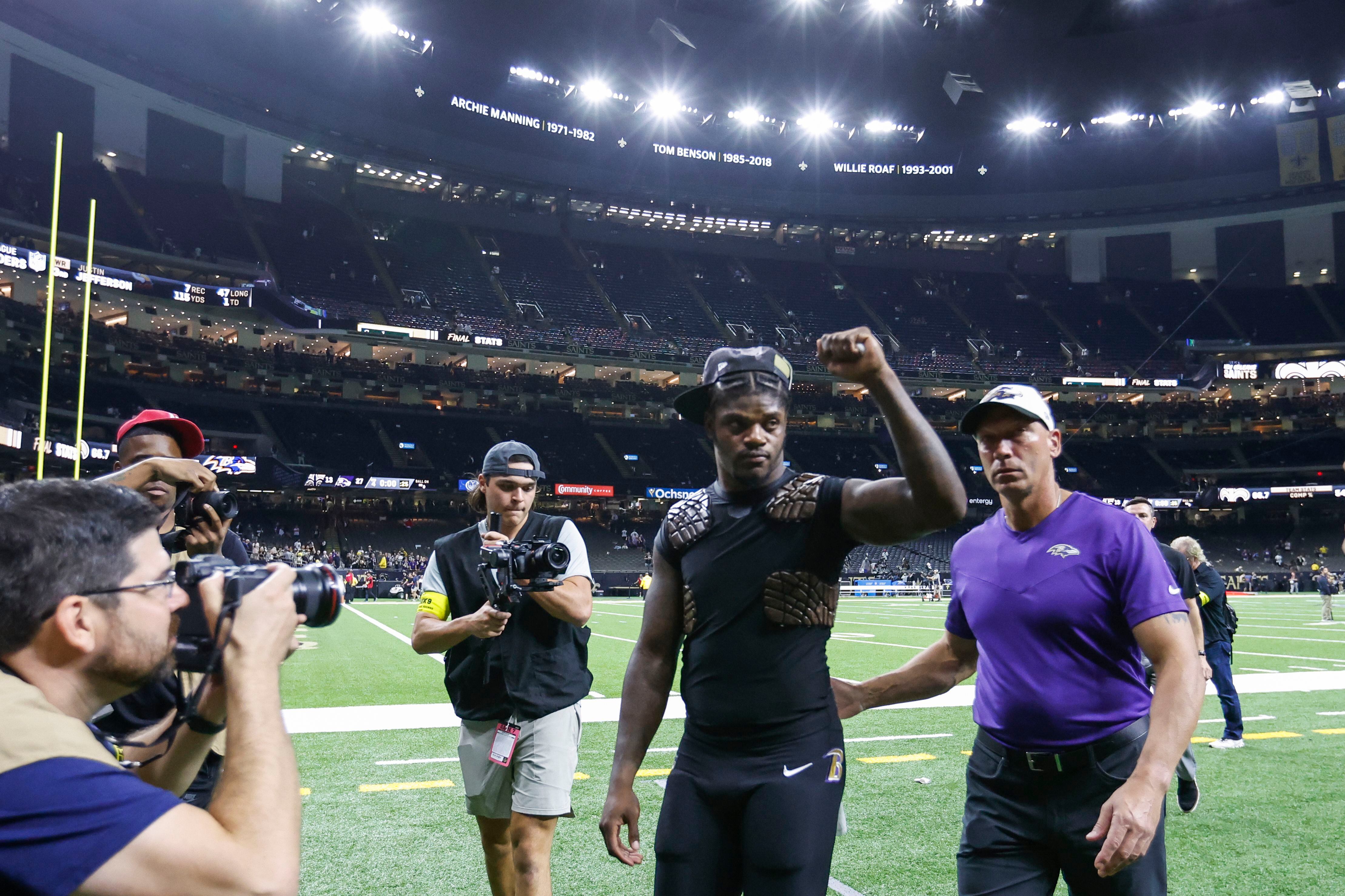 Drake, Houston lead the way as Ravens march over Saints to earn 3rd  straight win