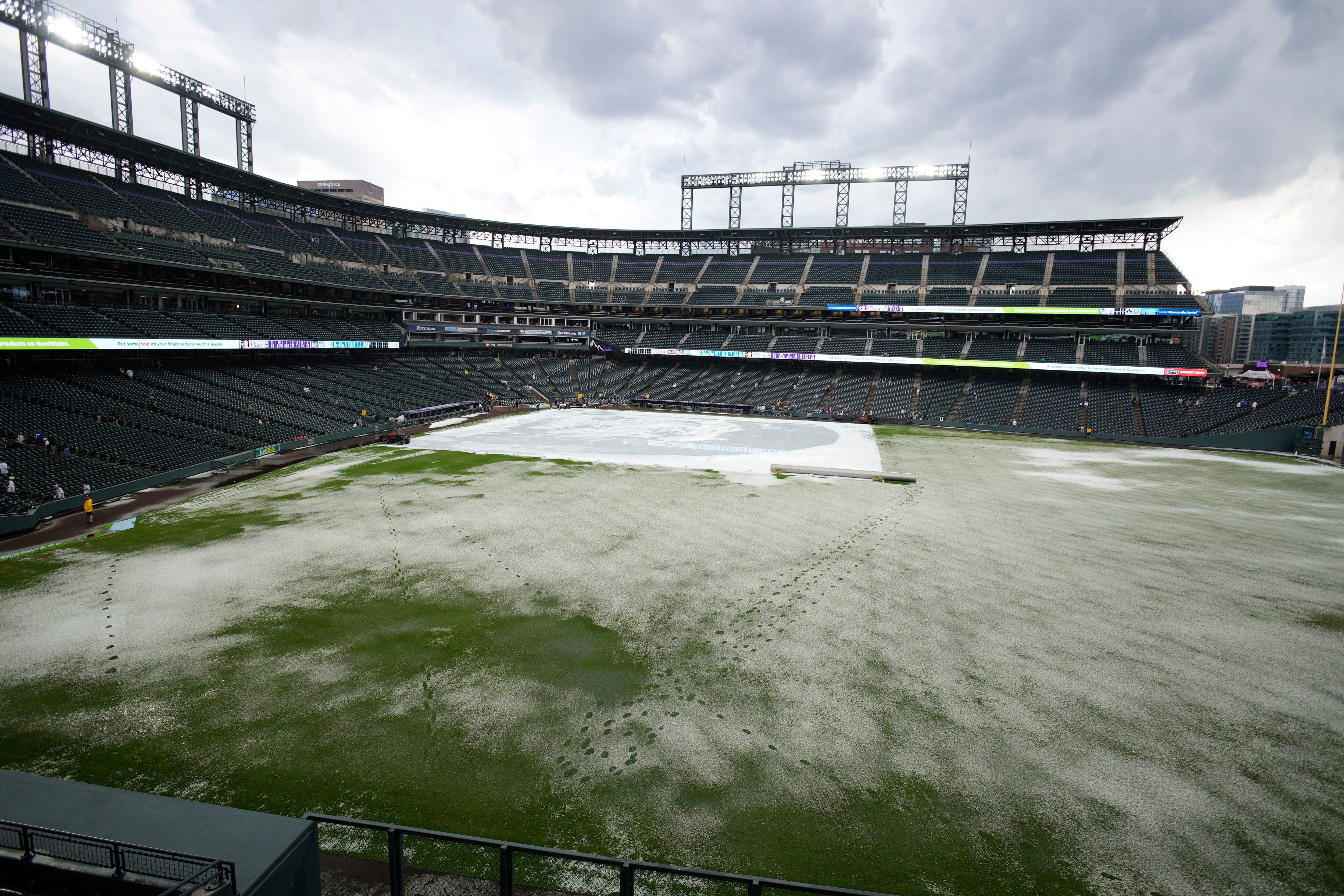 Dodgers-Rockies weather update: Storms, hail puts Thursday game in