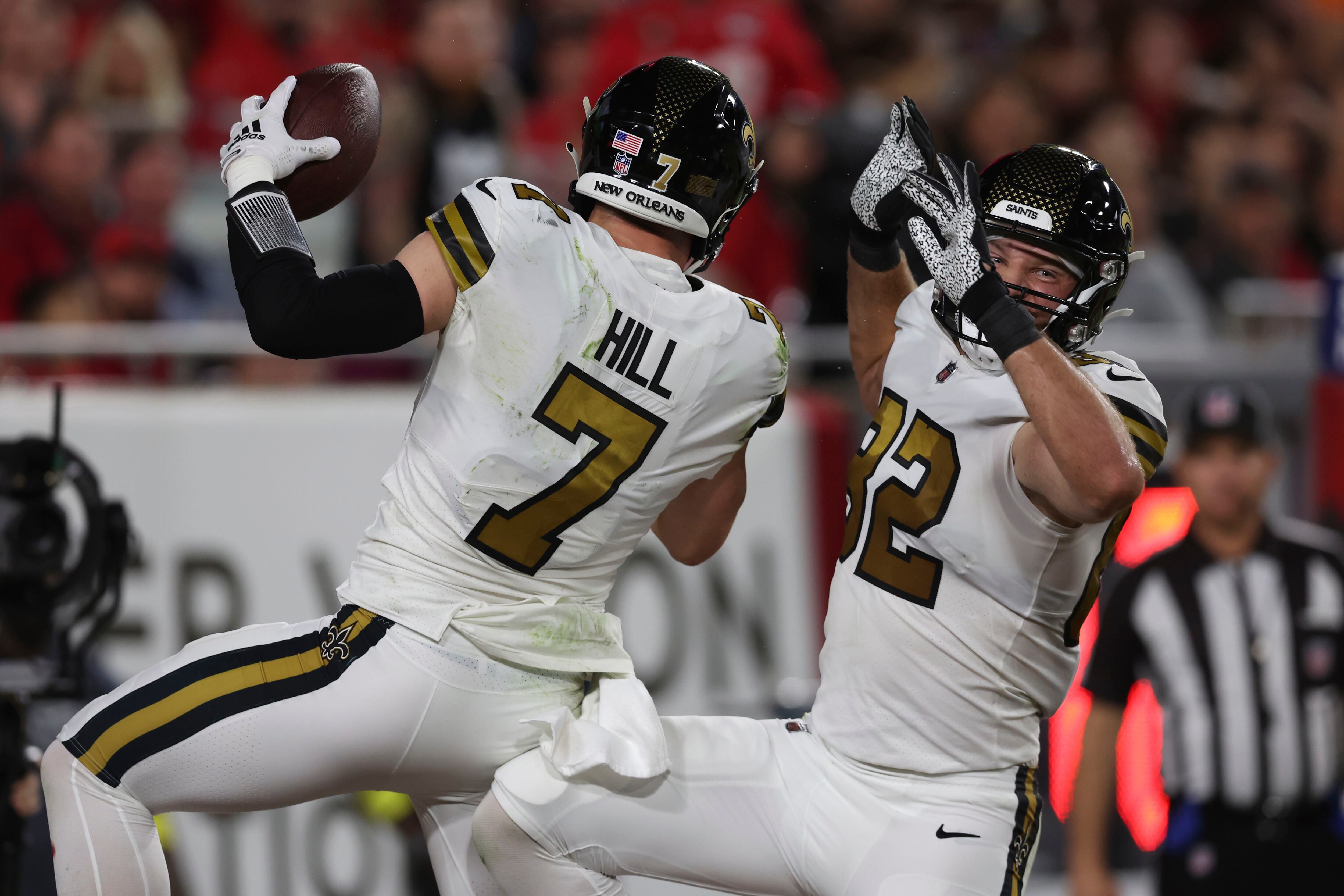 Live updates: Bucs rally late to beat Saints